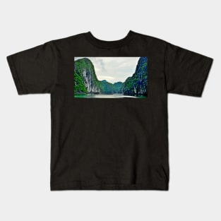 Vietnam - Cat Ba, Lan Ha Bay Kids T-Shirt